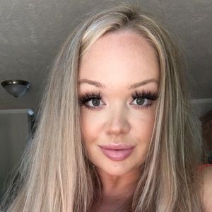 Meet your Posher, Leah